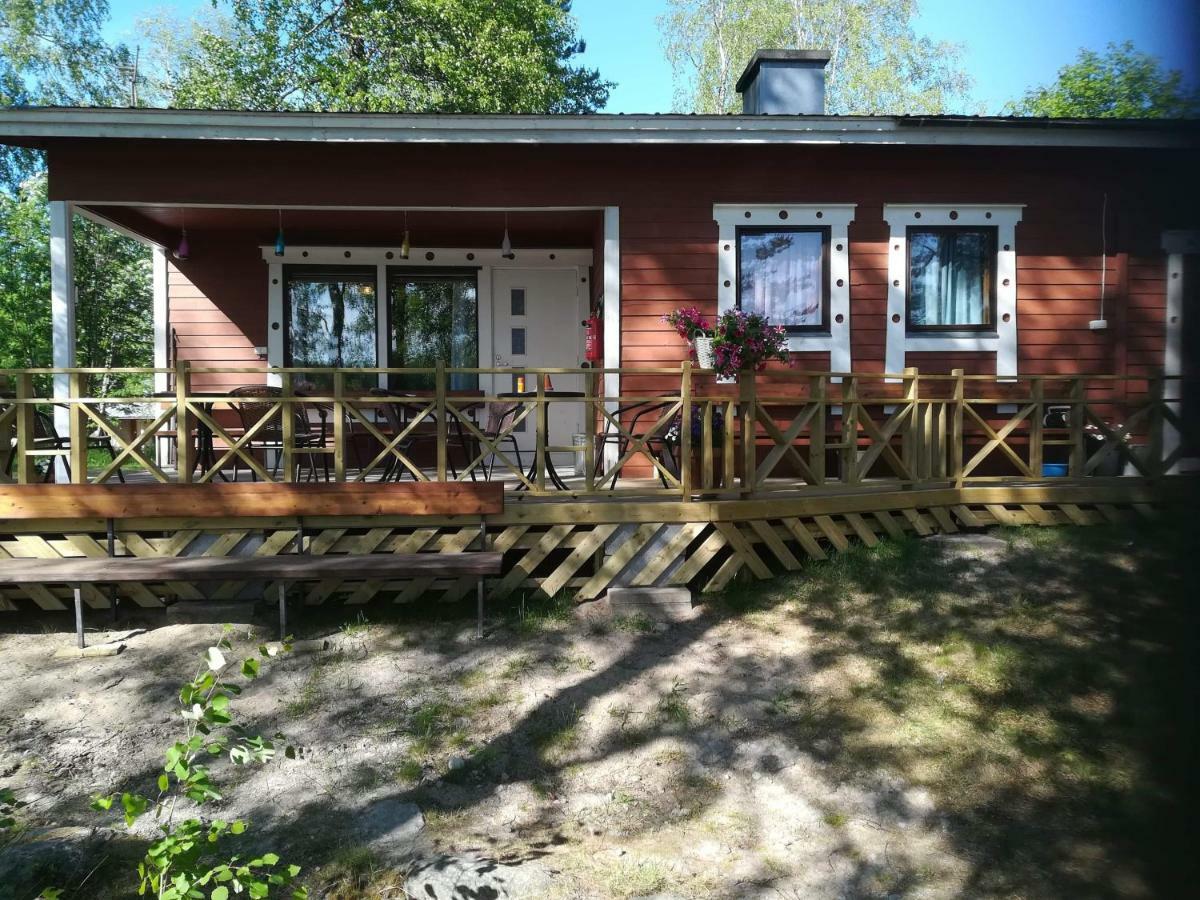Pirttiniemen Lomakylae Hotel Muurasjärvi Exterior foto