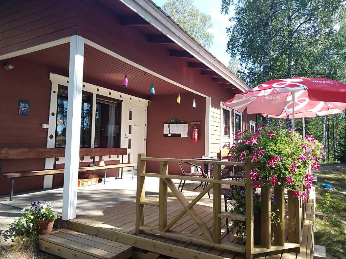 Pirttiniemen Lomakylae Hotel Muurasjärvi Exterior foto