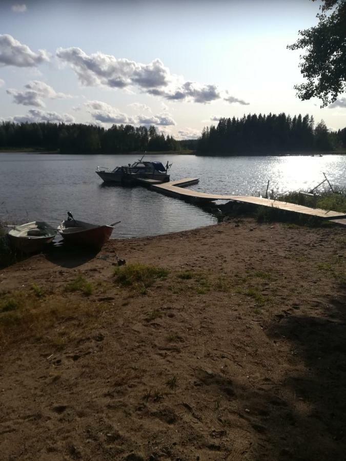 Pirttiniemen Lomakylae Hotel Muurasjärvi Exterior foto